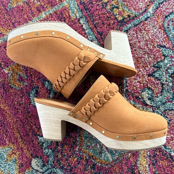 NWOT J. Crew | Women’s caramel faux suede wooden chunky heel braided bridge clog - Picture 7 of 10